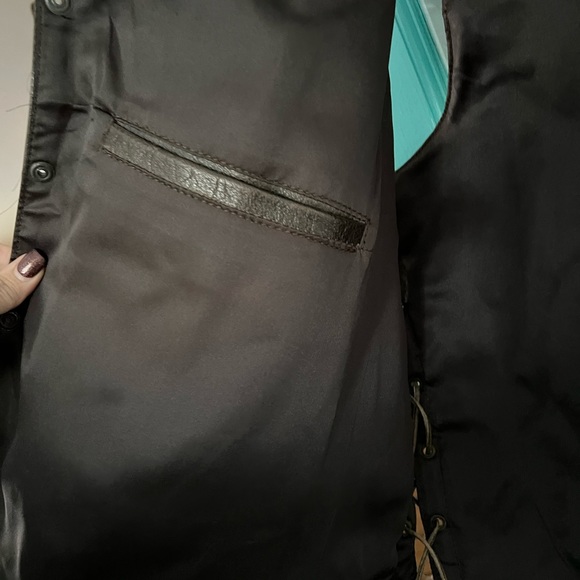 Brown distressed leather vest. - Picture 5 of 6